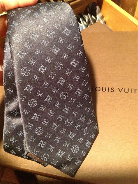 mens louis vuitton tie|Louis Vuitton cravate.